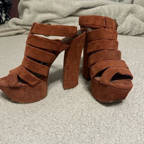 Jessica Simpson Elegant Brown Suede Platform Heels - Picture 1 of 6